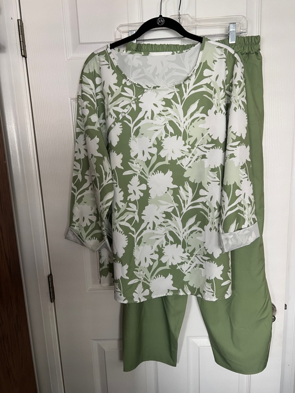 Green & White Floral Two-Piece Lounge Set